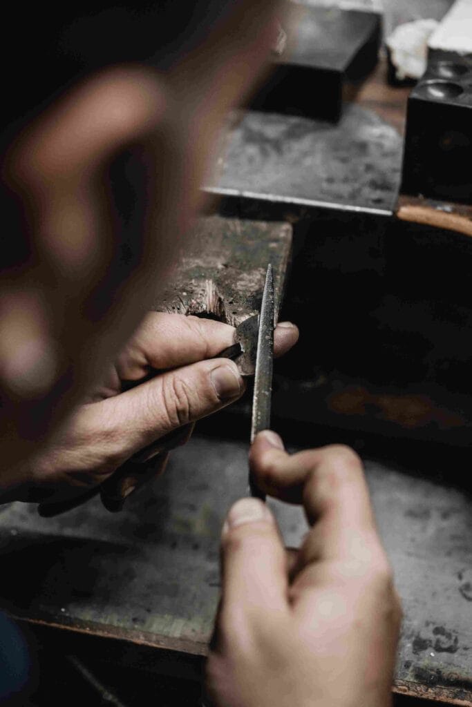 Taller de reparacion de joyas en Oviedo - Joyería Cárcaba